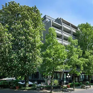 Im Rheinhof 3* Meerbusch